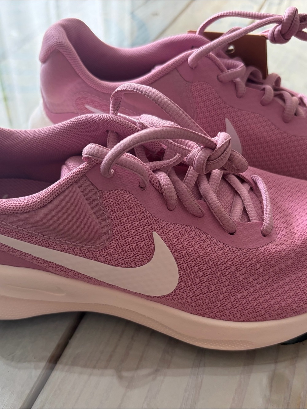Nike Women's Revolution 7  NWOT Size 8